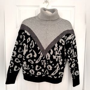Cliché Leopard Turtleneck Sweater